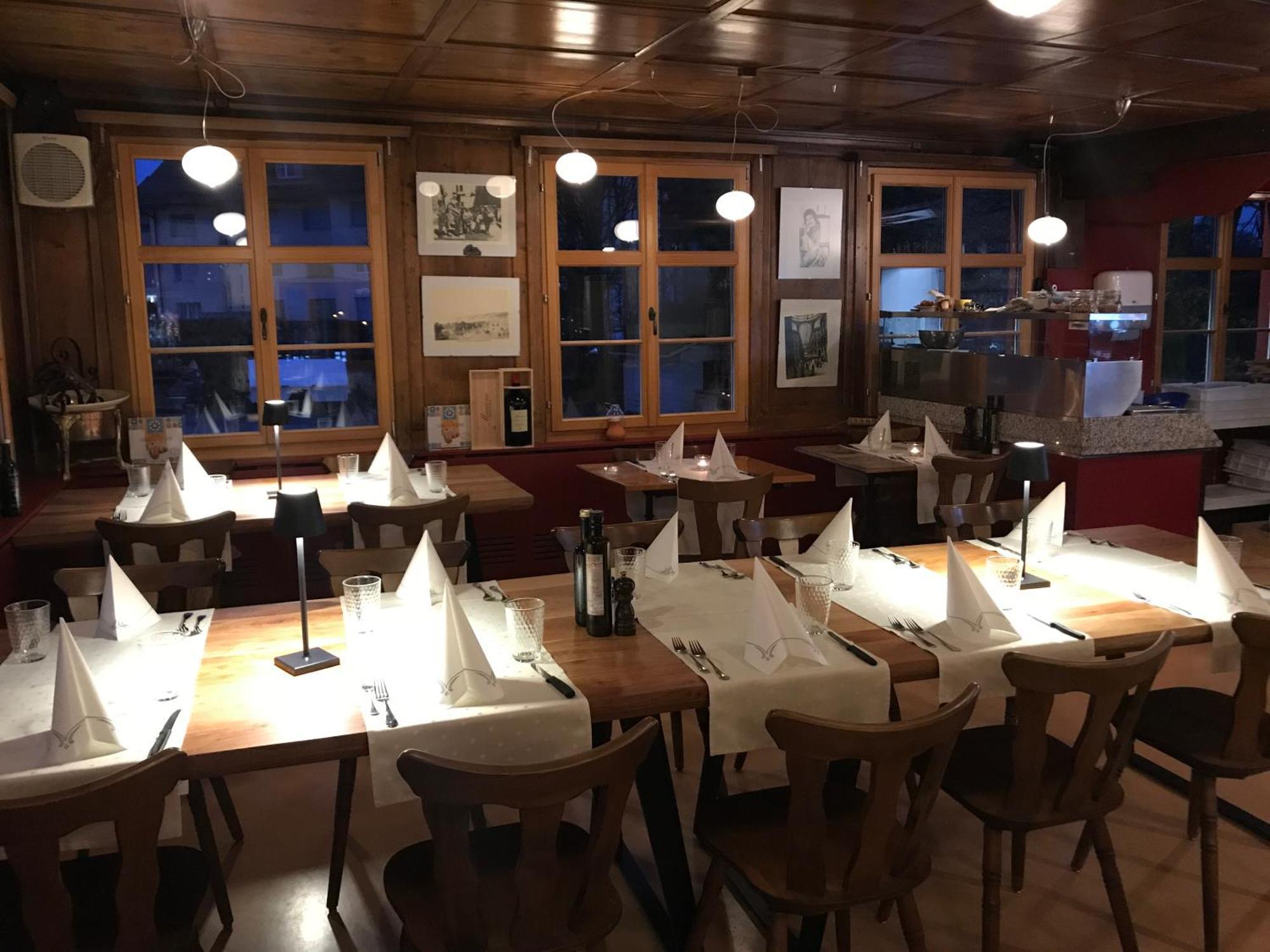 Hotel Restaurant Pizzeria Rotes Haus Münsterlingen Dış mekan fotoğraf